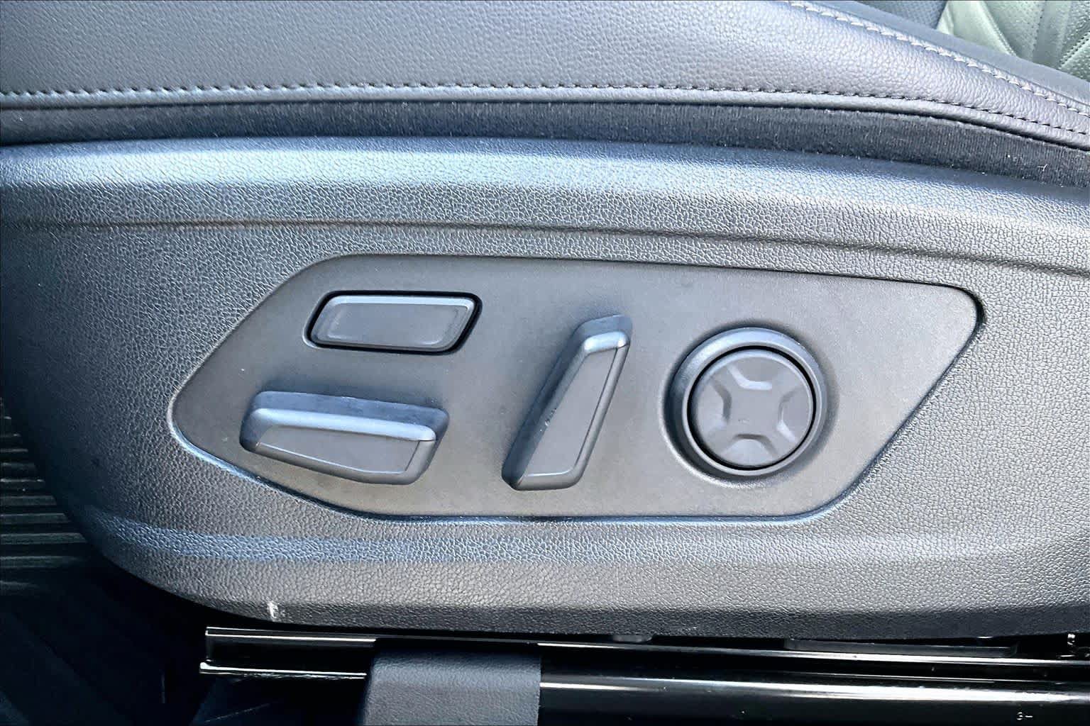 Certified 2026 Kia Sorento SX Prestige AWD/4WD image 30