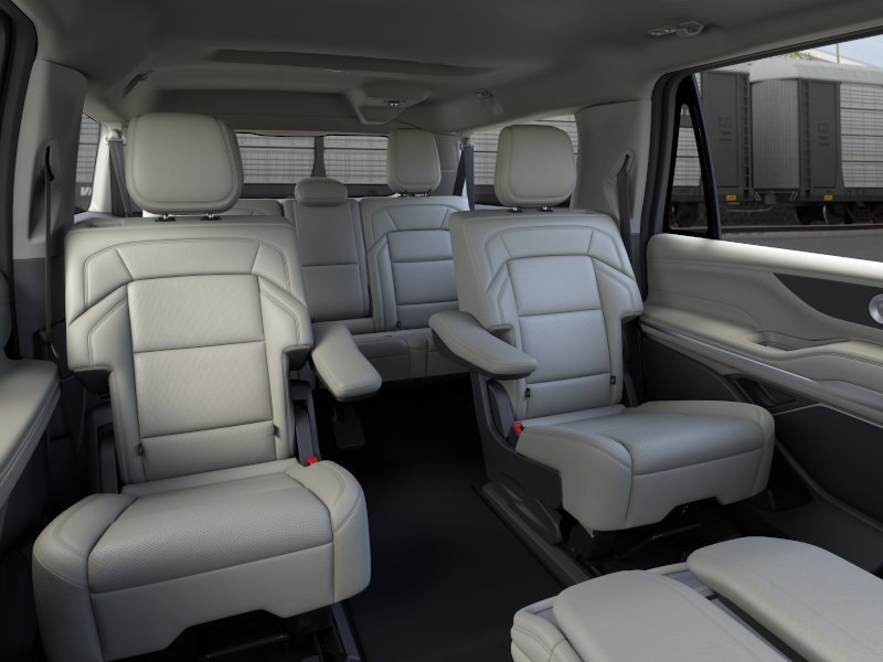New 2026 Lincoln Navigator L Premier AWD/4WD image 24