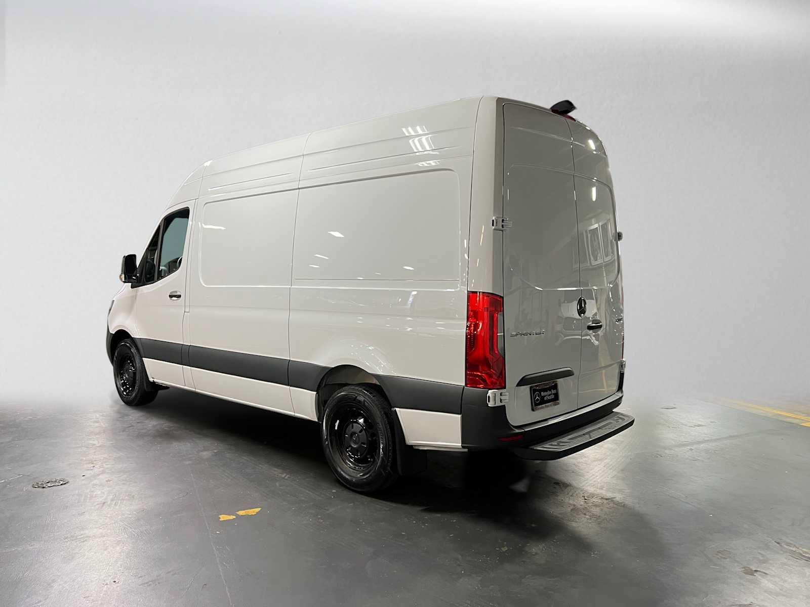 Used 2026 Mercedes-Benz Sprinter 2500 image 5