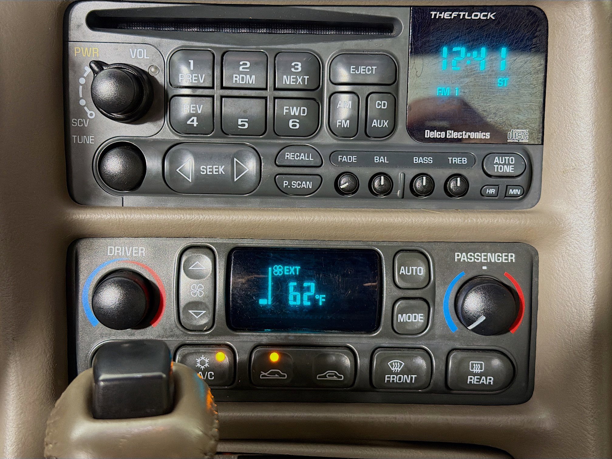 Used 2004 Chevrolet Corvette Convertible w/ Preferred Equipment Group image 16