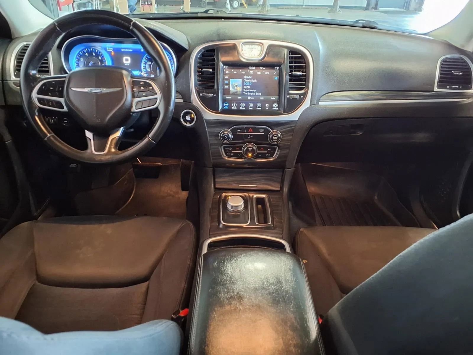 Used 2018 Chrysler 300 Touring image 14