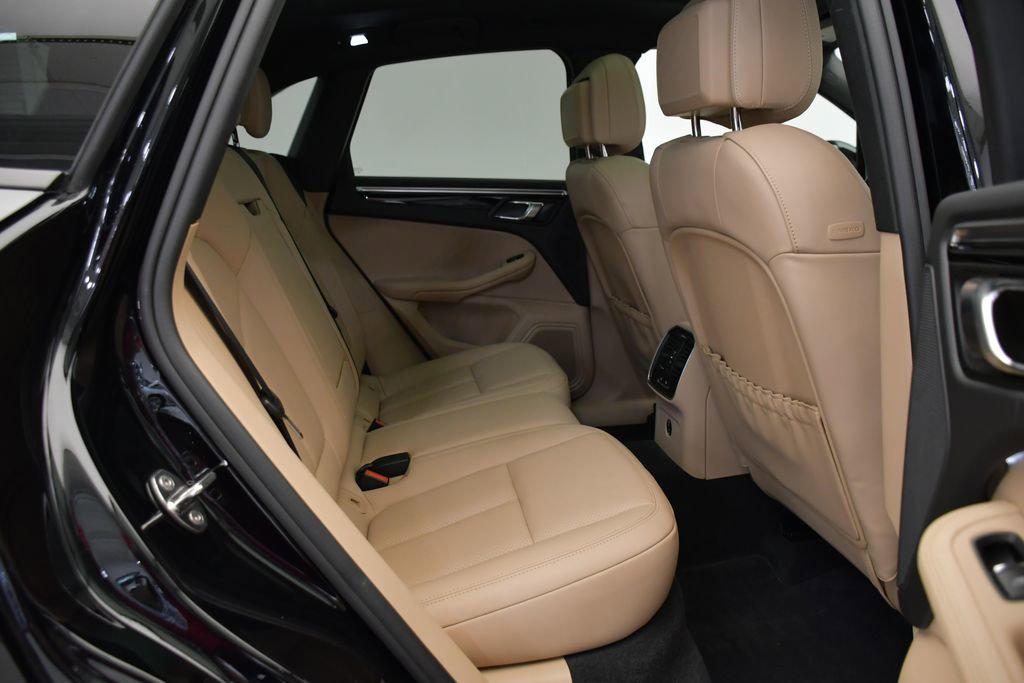 Certified 2023 Porsche Macan Turbo image 54