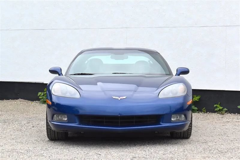 Used 2005 Chevrolet Corvette Coupe w/ Preferred Equipment Group RWD image 10