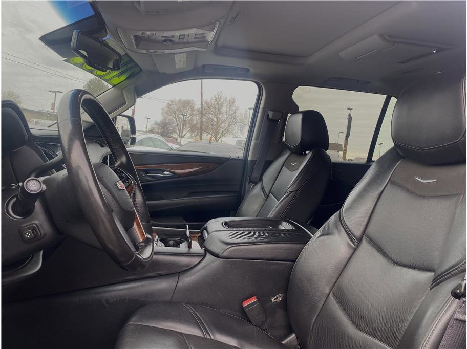 Used 2016 Cadillac Escalade Premium image 13