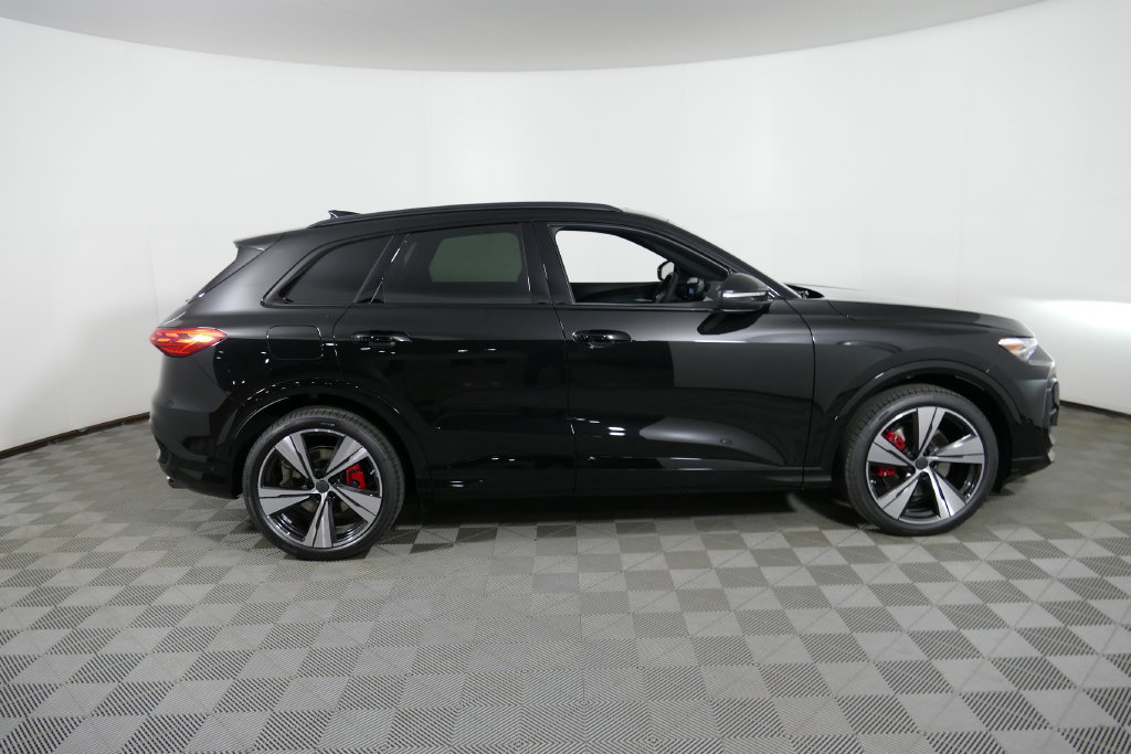 New 2026 Audi SQ5 Premium Plus AWD/4WD image 2