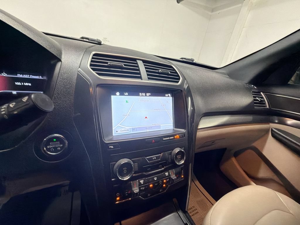 Used 2019 Ford Explorer XLT w/ Equipment Group 202A FWD image 18
