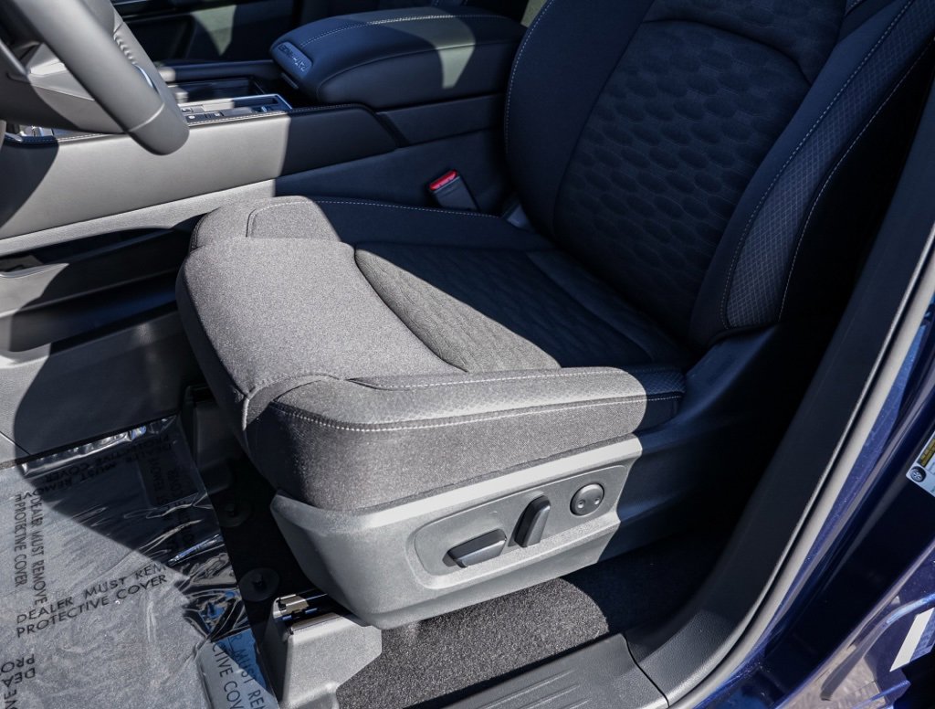 New 2025 Nissan Pathfinder SV image 18