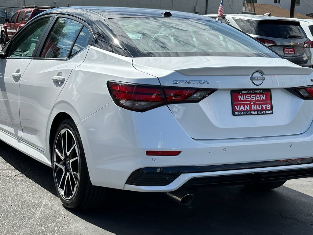 Used 2025 Nissan Sentra SR FWD image 5