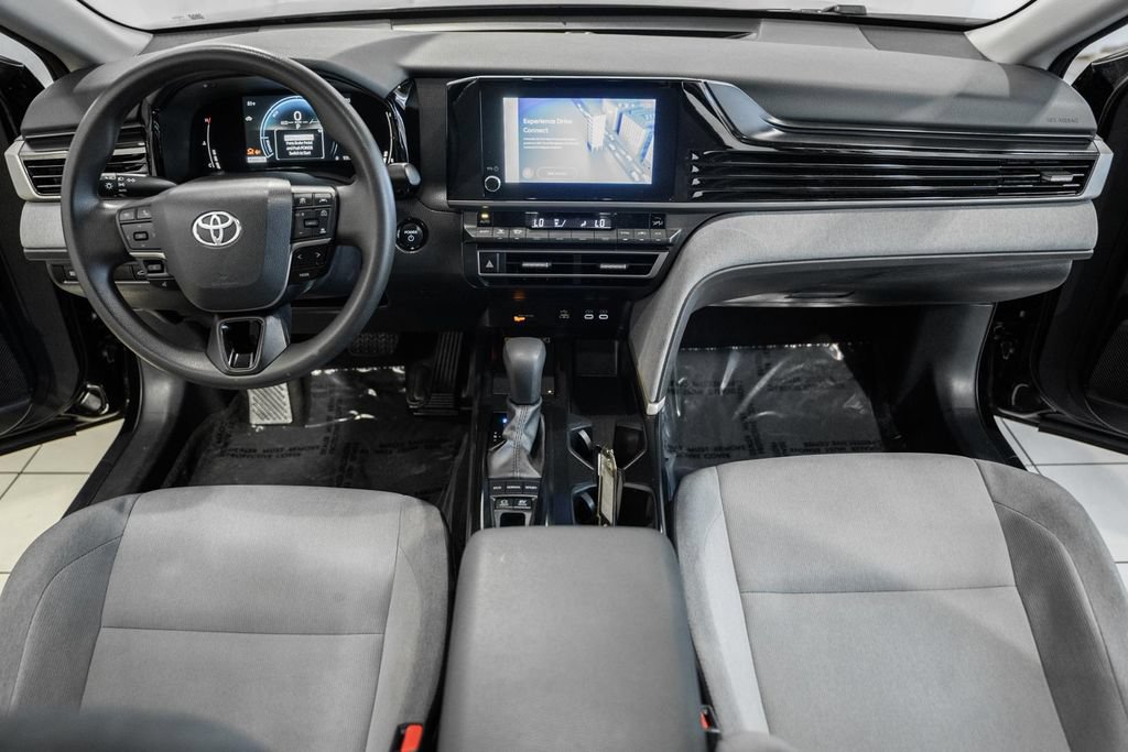 Used 2025 Toyota Camry LE FWD image 16