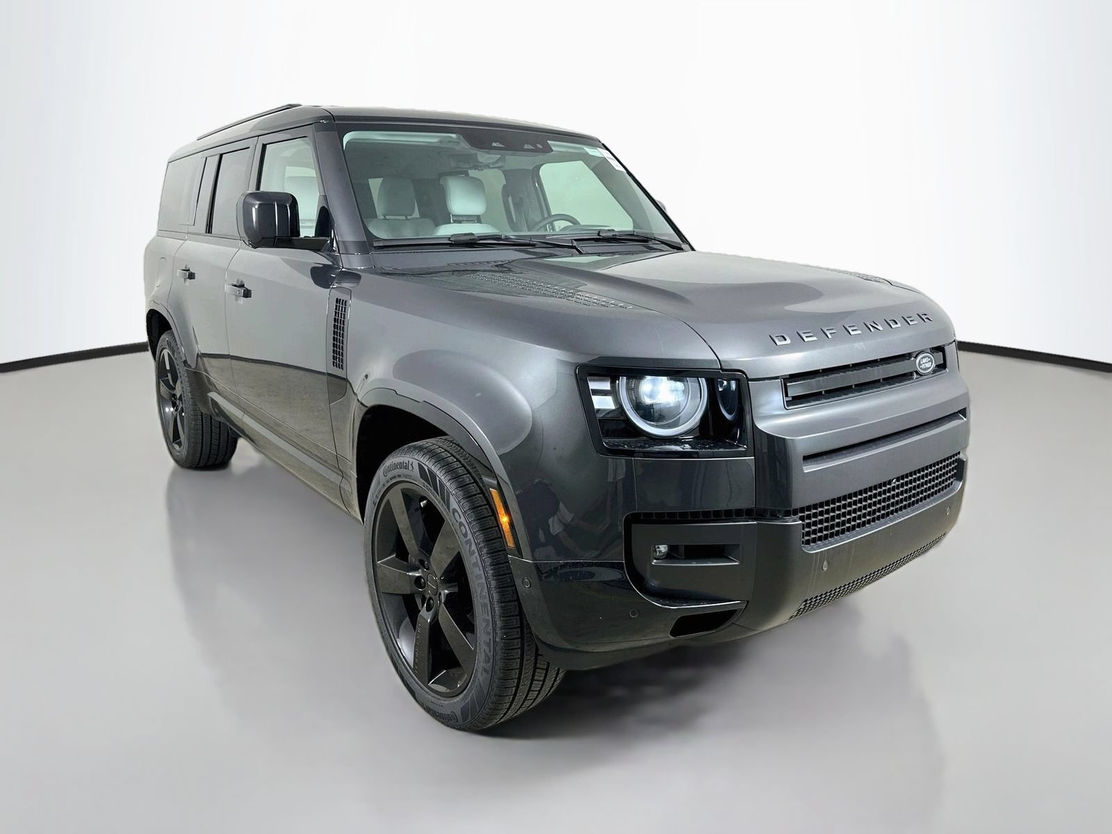 New 2026 Land Rover Defender 130 X-Dynamic SE AWD/4WD image 3