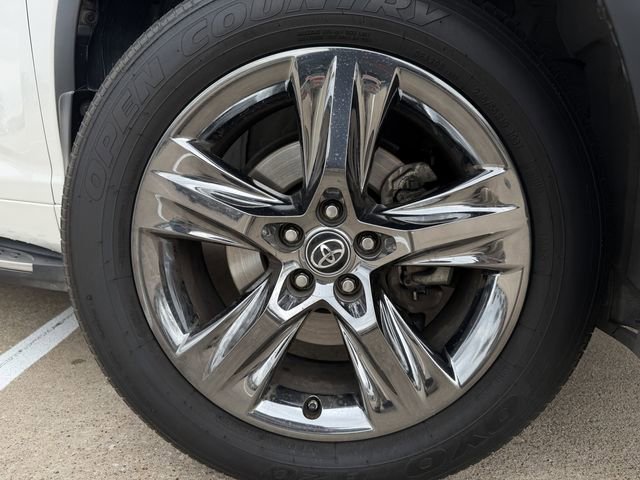 Certified 2018 Toyota Highlander Limited Platinum image 11