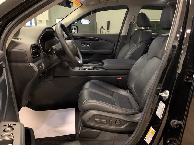Used 2025 Honda Pilot EX-L image 11