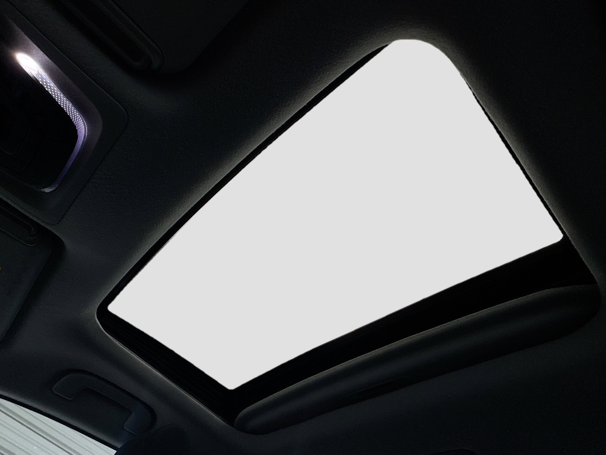 Used 2022 Toyota Corolla Cross LE image 11