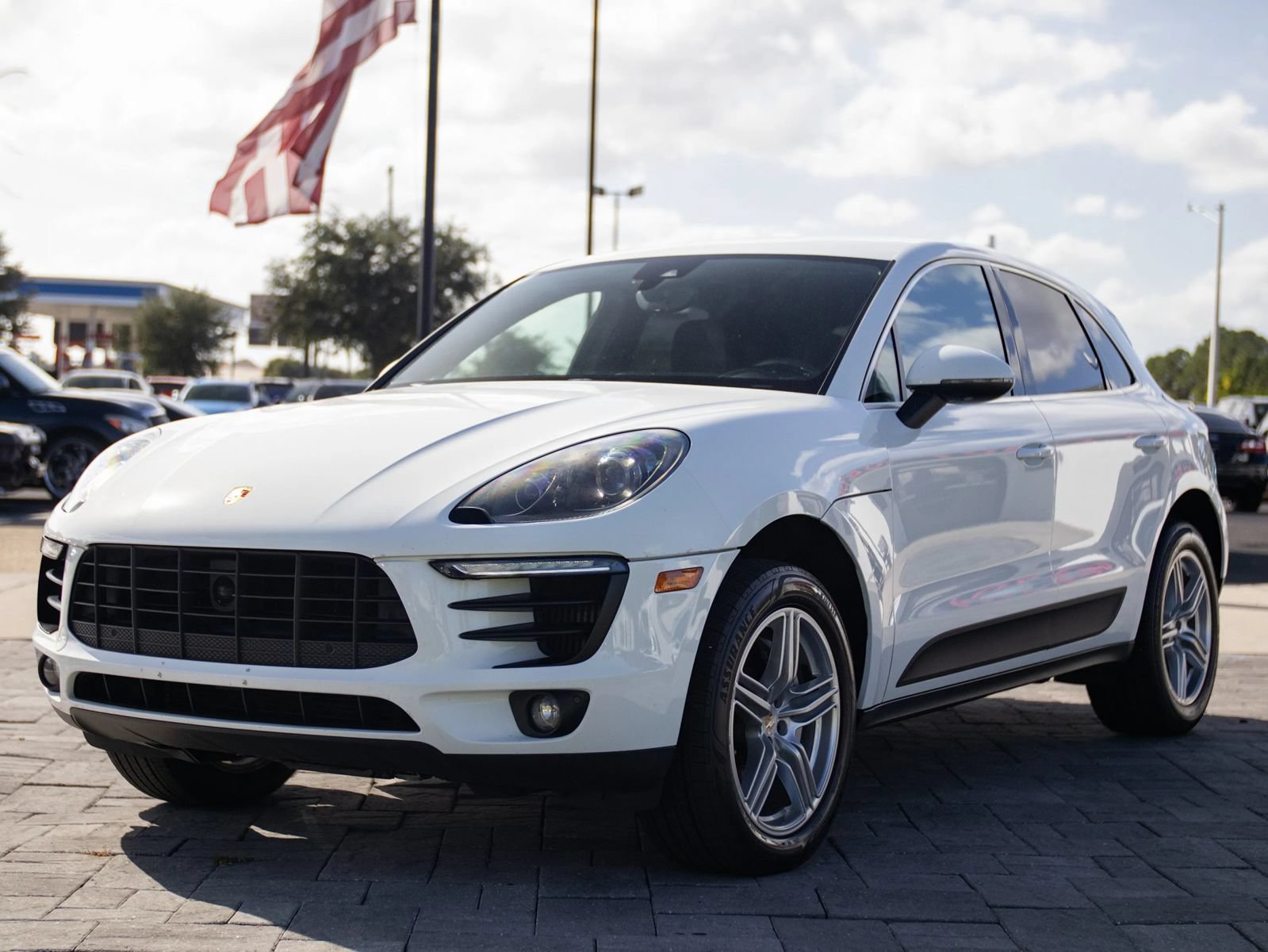 Used 2015 Porsche Macan S w/ Infotainment Package AWD/4WD image 6