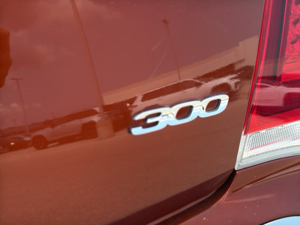 Used 2021 Chrysler 300 Touring L AWD/4WD image 9