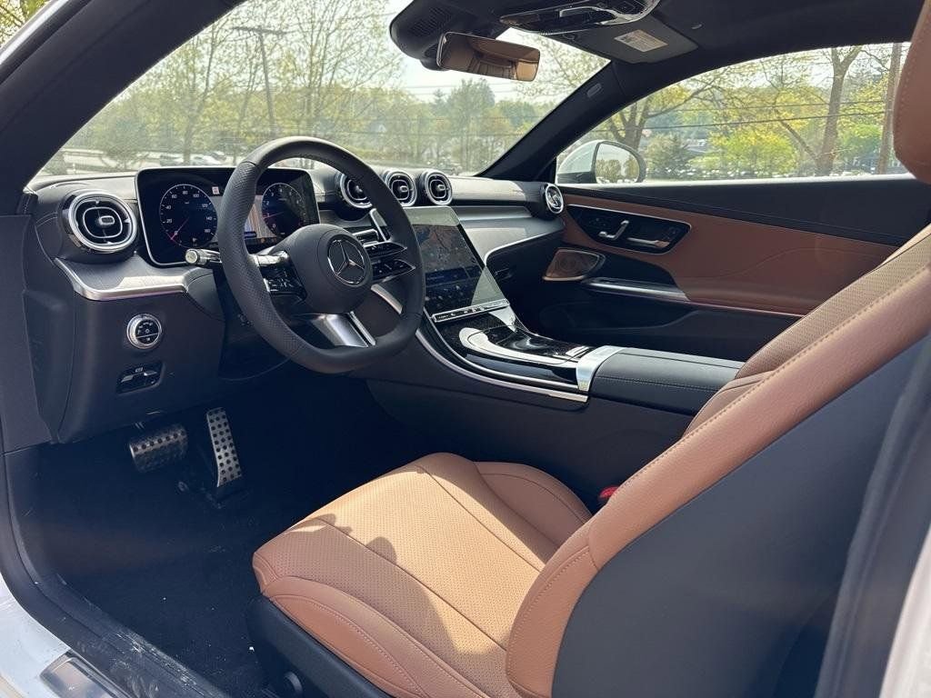 Used 2025 Mercedes-Benz CLE 300 4MATIC Coupe image 7