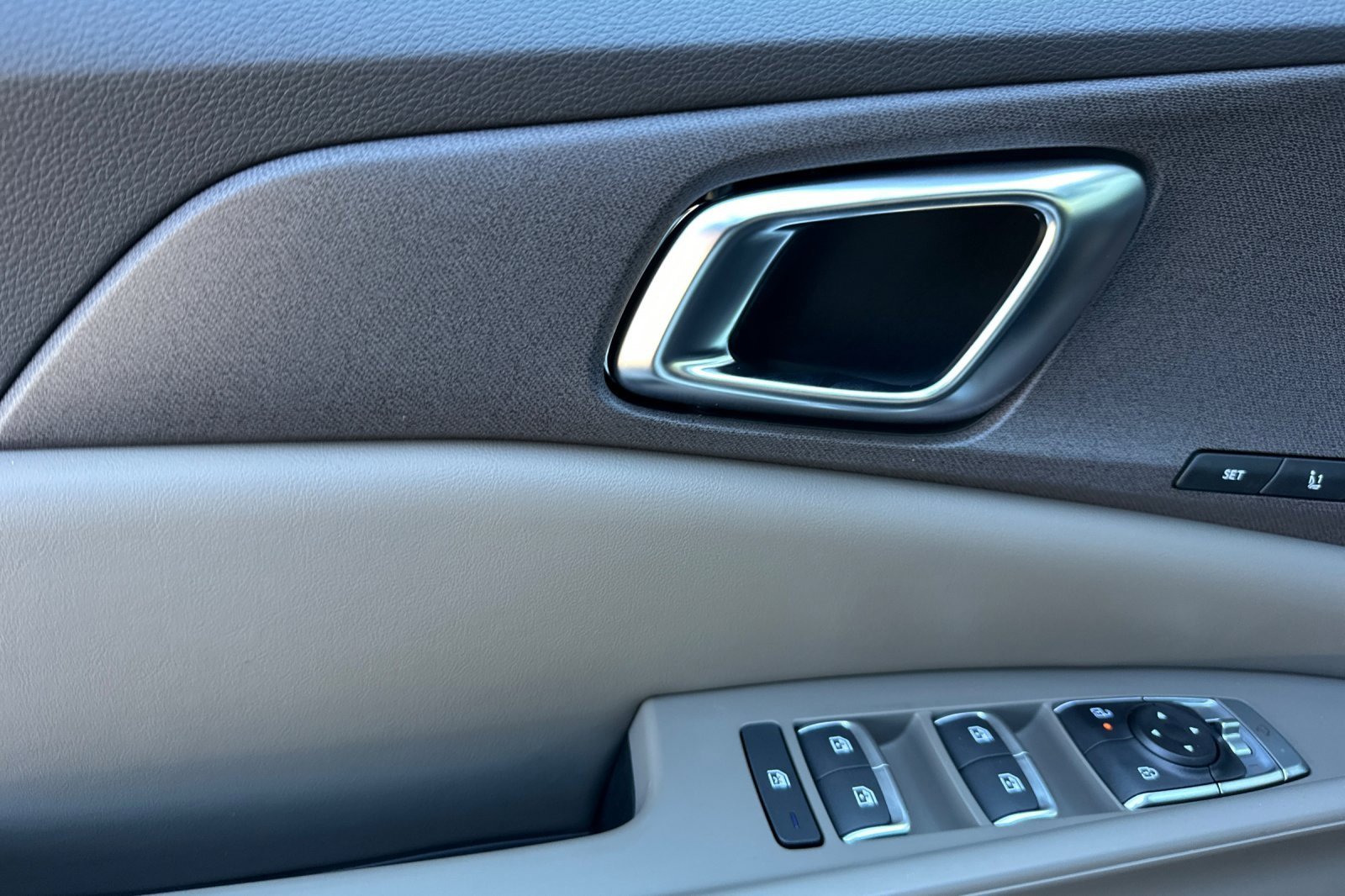 New 2026 Kia Carnival EX image 7
