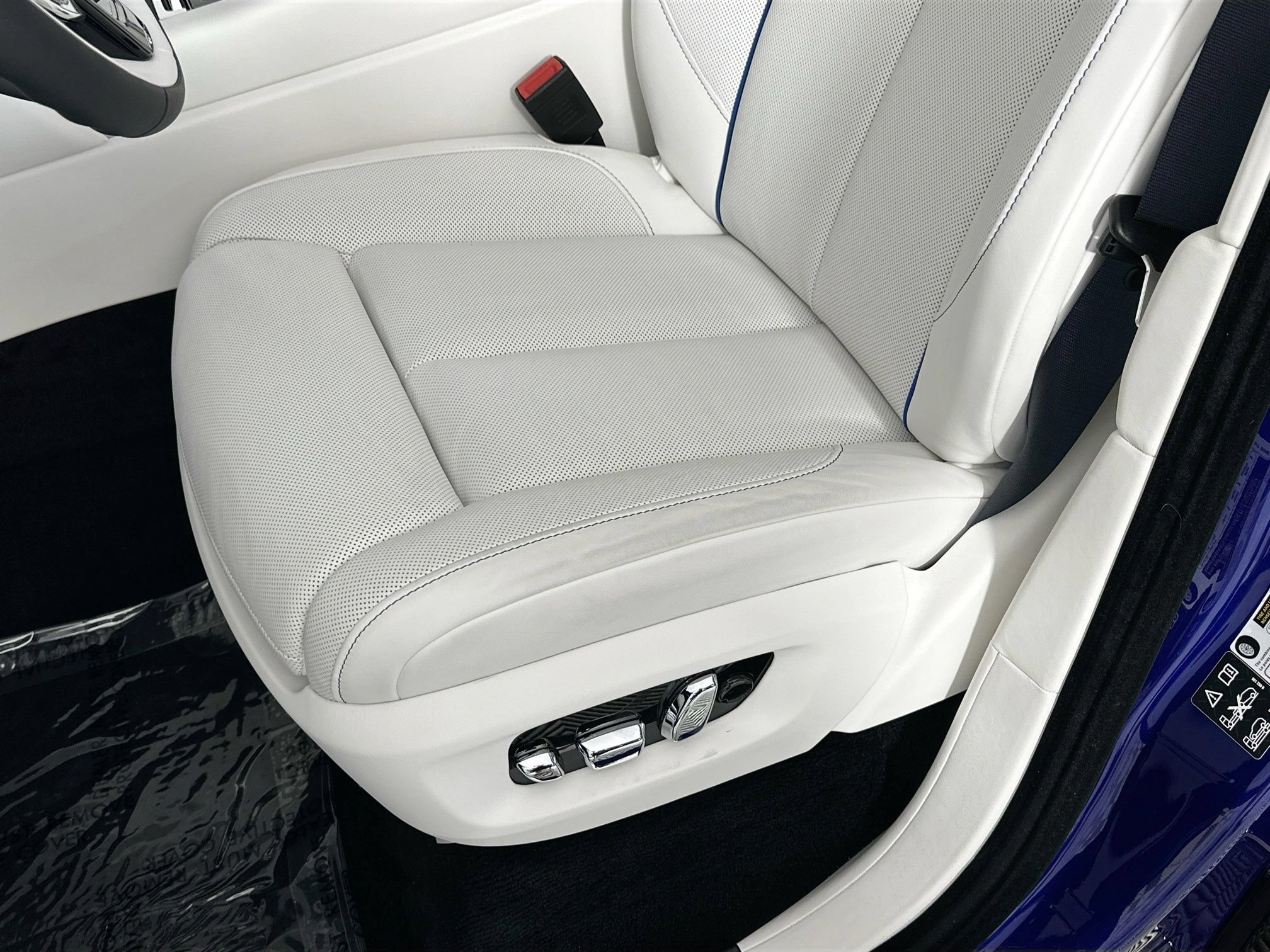 New 2026 Rolls-Royce Cullinan AWD/4WD image 17