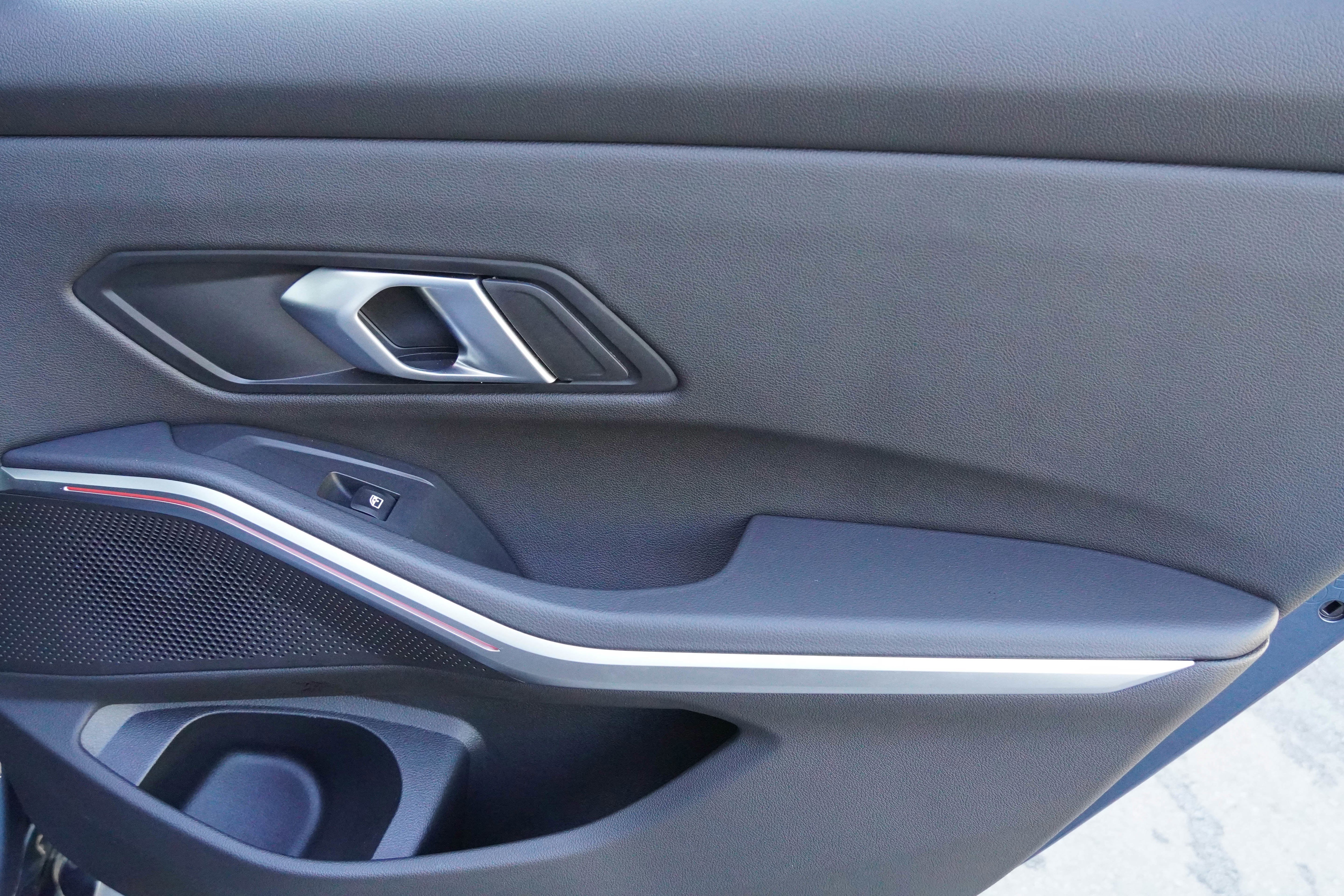 Certified 2025 BMW 330i Sedan RWD image 33