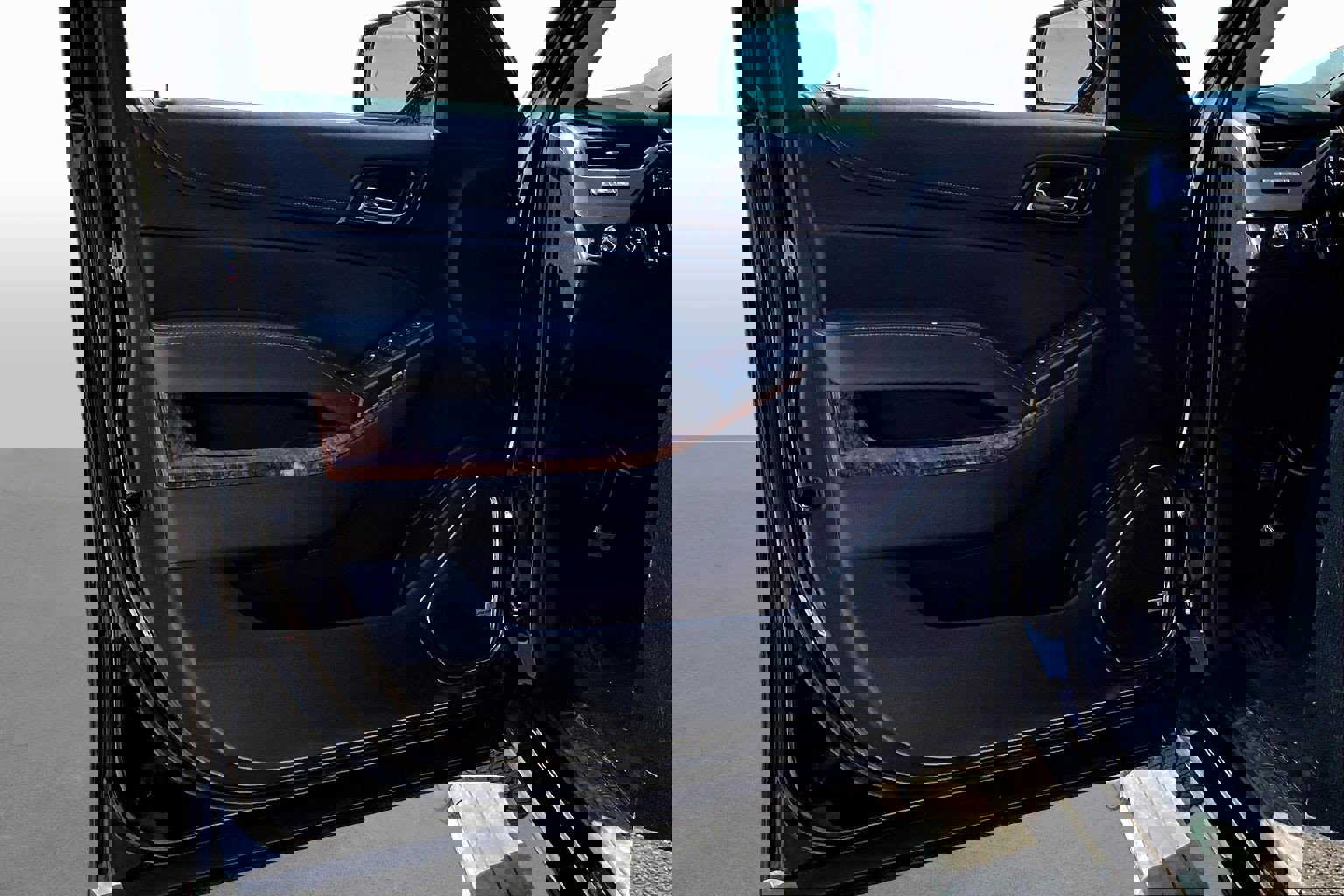 Used 2016 Chevrolet Tahoe LTZ image 14