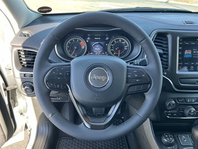 Used 2022 Jeep Cherokee Trailhawk w/ Comfort/Convenience Group AWD/4WD image 14