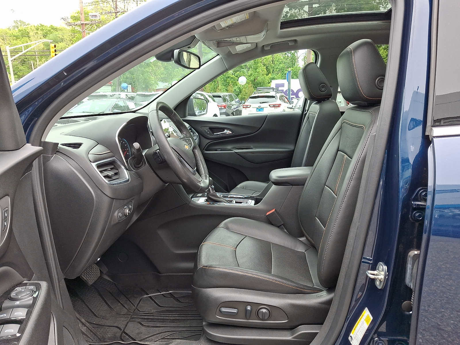 Used 2022 Chevrolet Equinox Premier AWD/4WD image 12