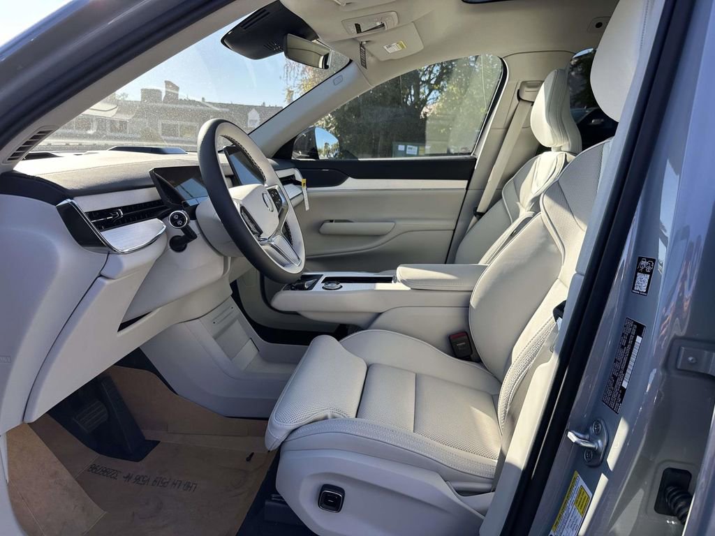 New 2025 Volvo EX90 Plus w/ Protection Package Premier image 14