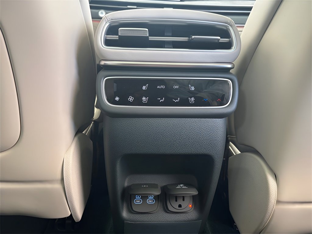 New 2025 Genesis GV80 3.5T Prestige image 25