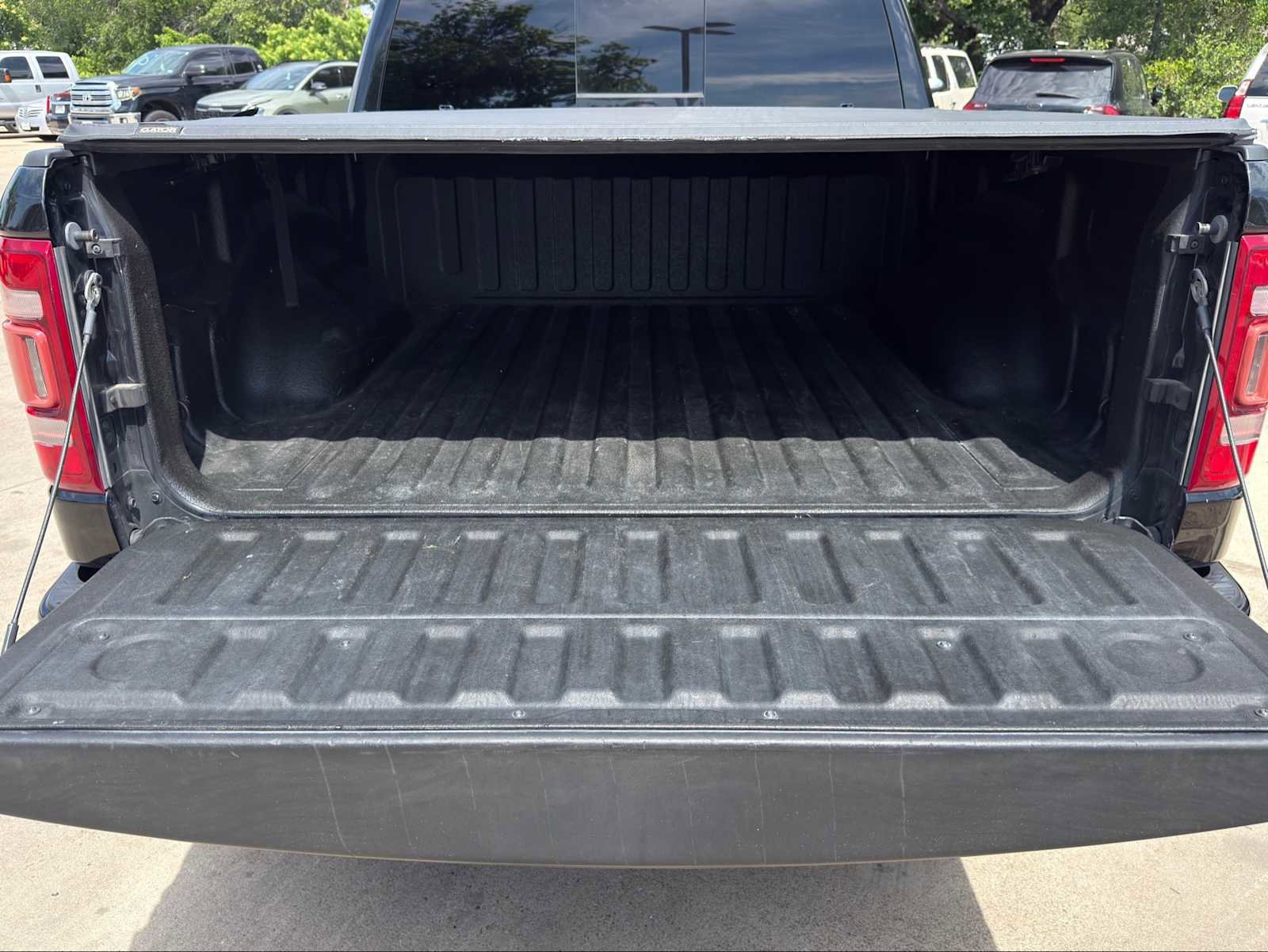 Used 2020 RAM 1500 Laramie w/ Sport Appearance Package AWD/4WD image 6