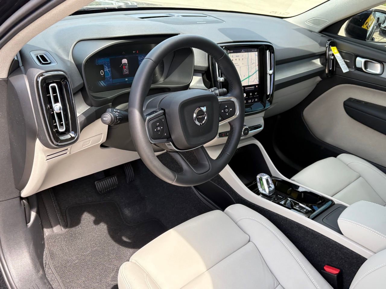 New 2026 Volvo XC40 B5 Ultra w/ Climate Package AWD/4WD image 14