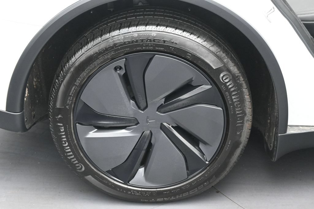 Used 2026 Tesla Model Y Long Range AWD/4WD image 32