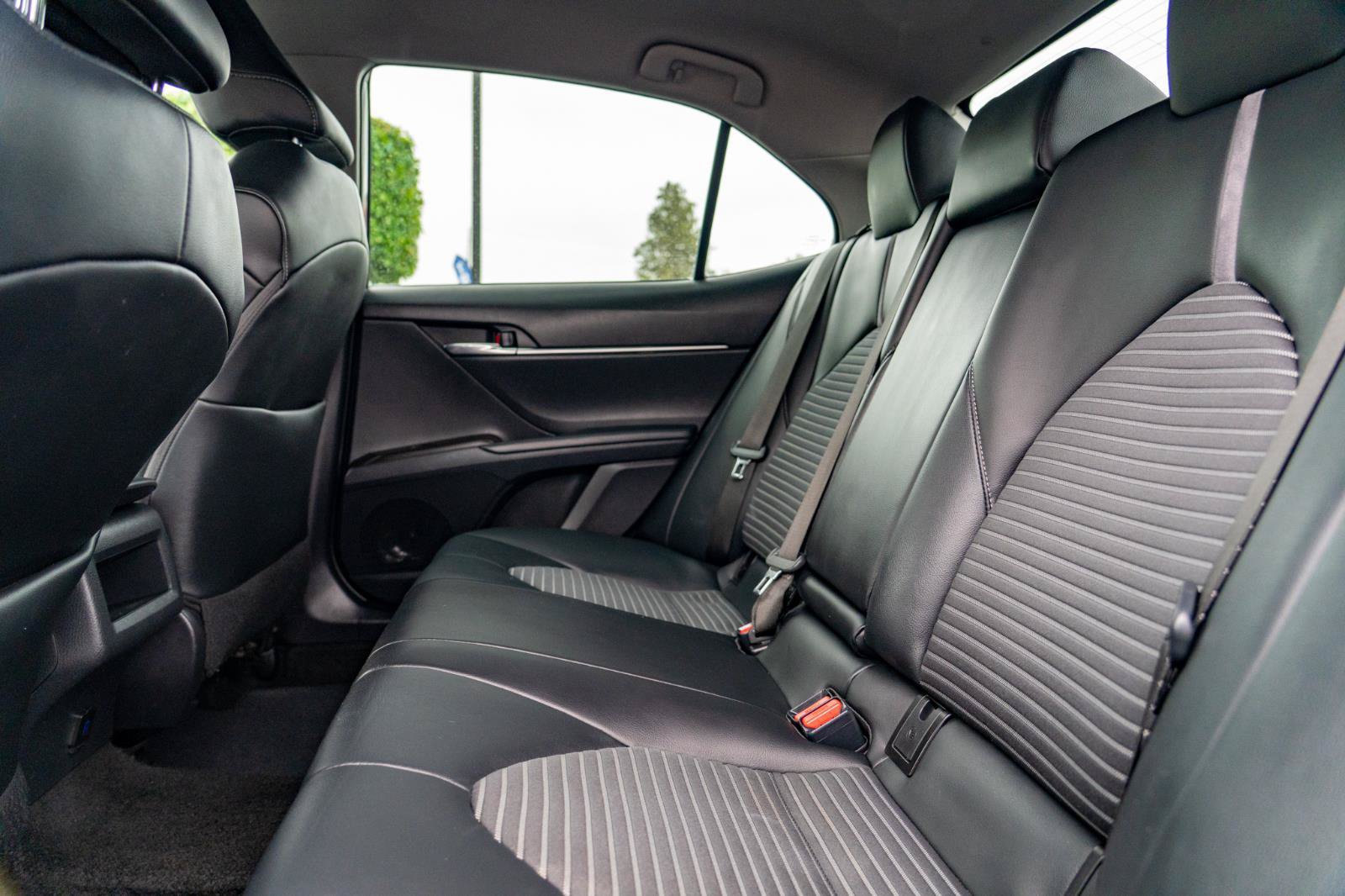 Used 2021 Toyota Camry SE FWD image 17