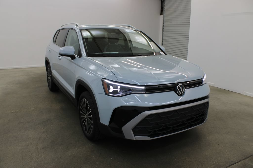 New 2026 Volkswagen Taos SE FWD image 6