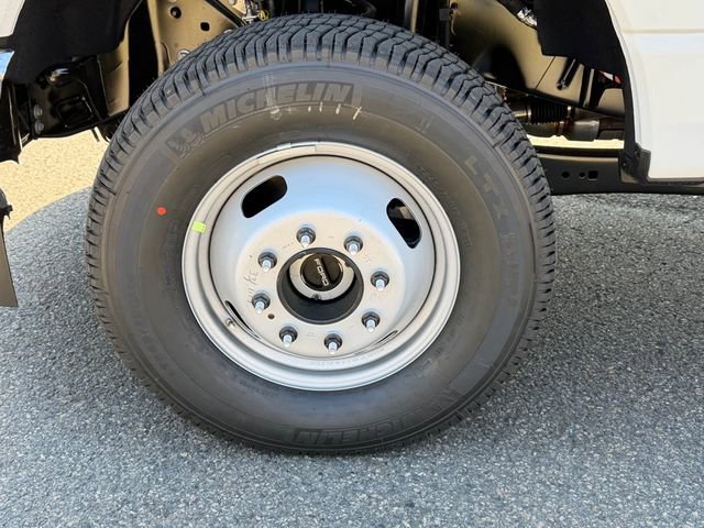 New 2026 Ford F350 4x4 Regular Cab DRW Super Duty image 24