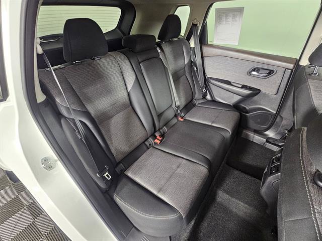 Used 2021 Nissan Rogue SV image 17