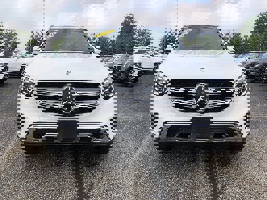 Used 2022 Mercedes-Benz GLC 300 4MATIC w/ Premium Package Lite image 2