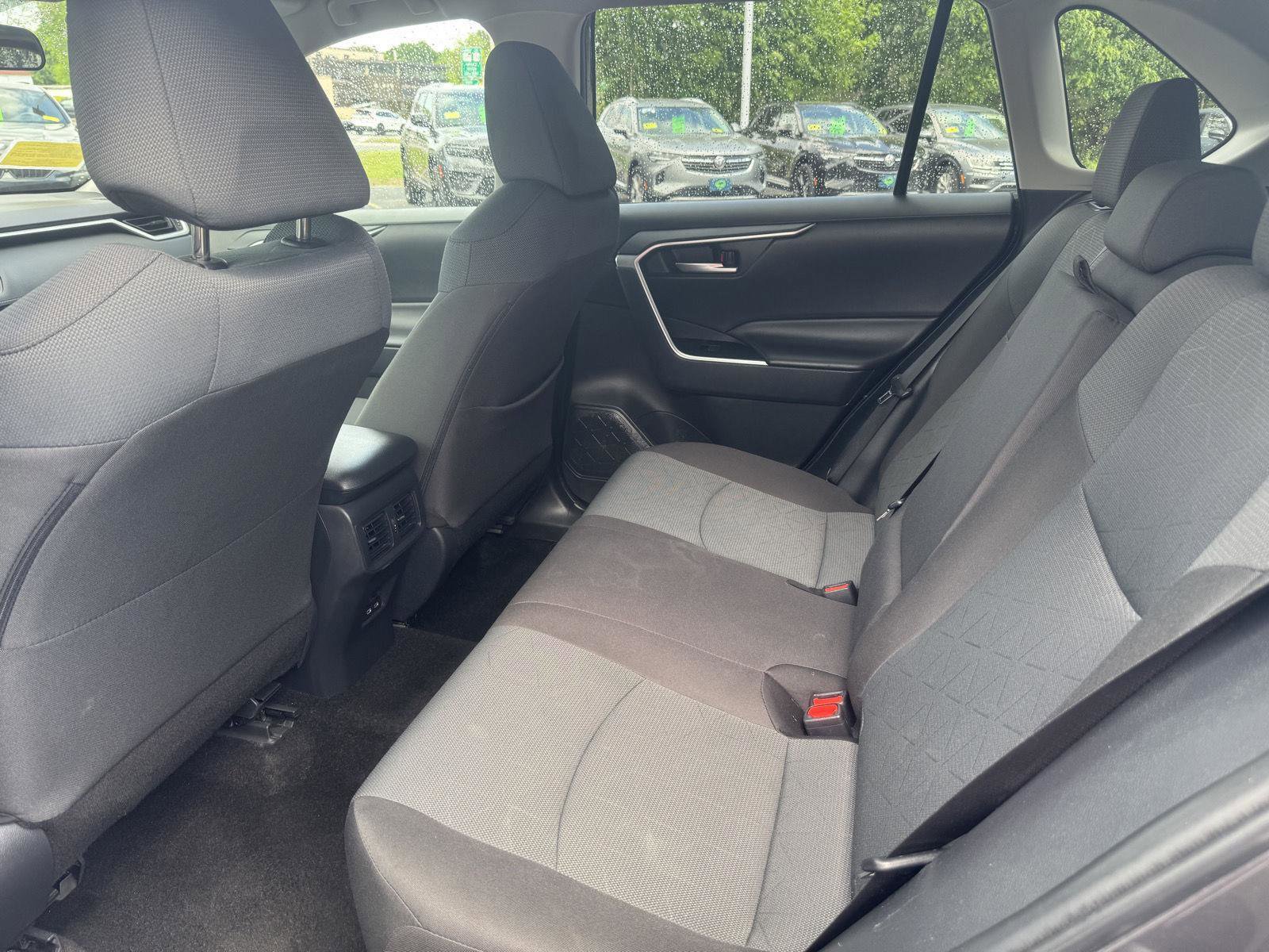 Used 2025 Toyota RAV4 XLE AWD/4WD image 14