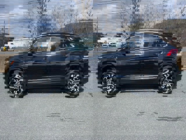 Used 2023 Volkswagen Atlas Cross Sport SEL image 3