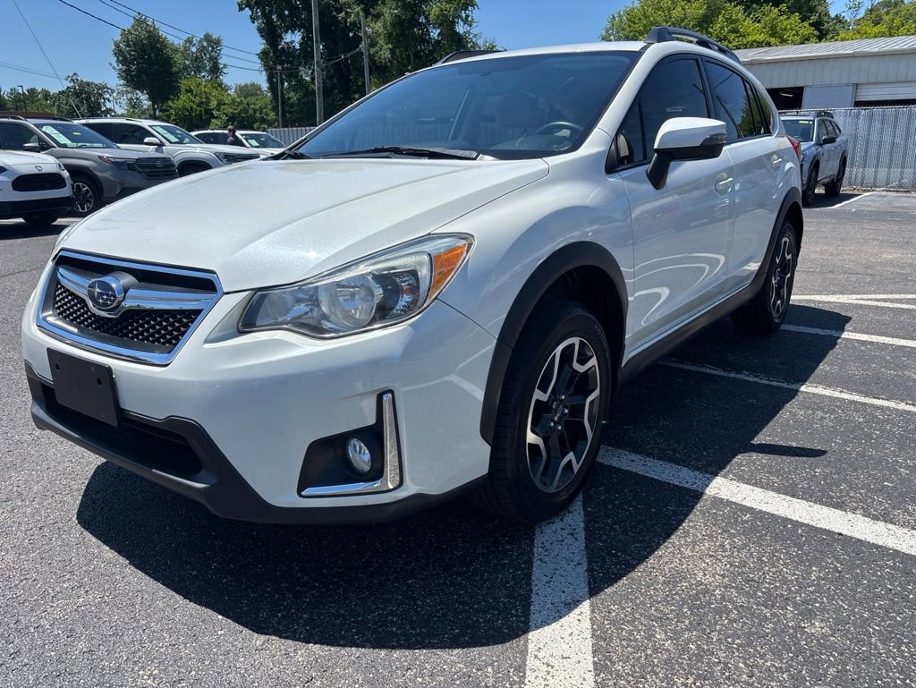 Used 2017 Subaru Crosstrek 2.0i Limited w/ Popular Package #1 AWD/4WD image 3