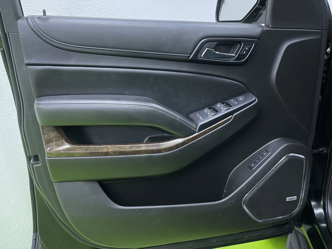 Used 2016 Chevrolet Suburban LT image 16