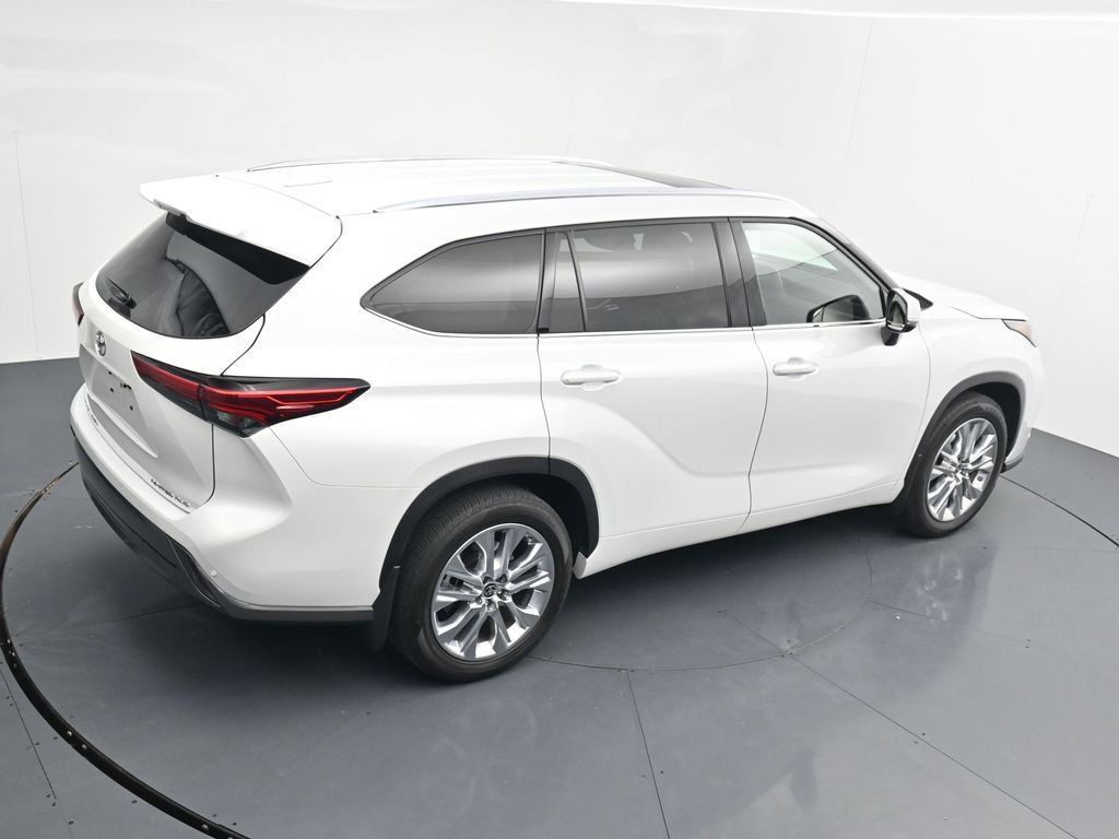 Used 2022 Toyota Highlander Limited AWD/4WD image 16