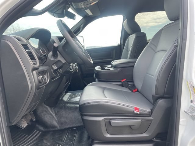 New 2026 RAM 3500 Tradesman w/ Chrome Appearance Group A AWD/4WD image 9