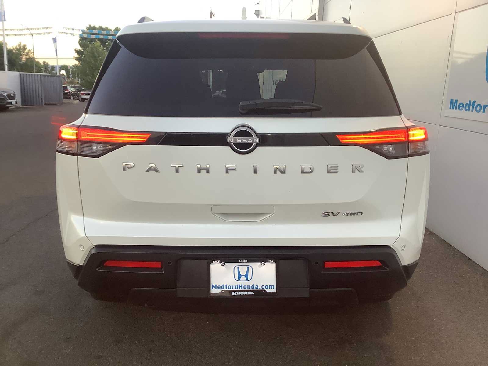 Used 2024 Nissan Pathfinder SV AWD/4WD image 5