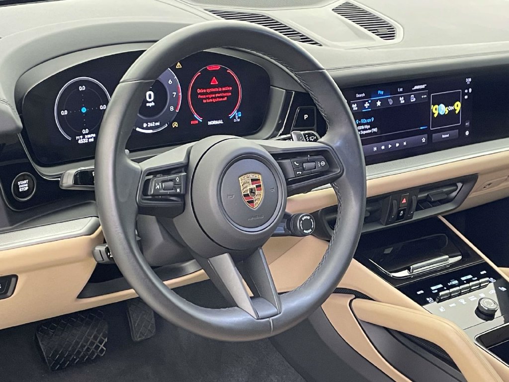 Certified 2024 Porsche Cayenne AWD/4WD image 4