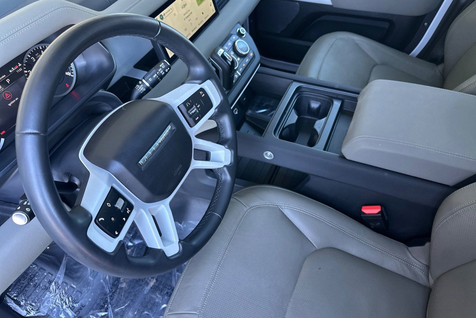 Certified 2023 Land Rover Defender 110 SE image 5