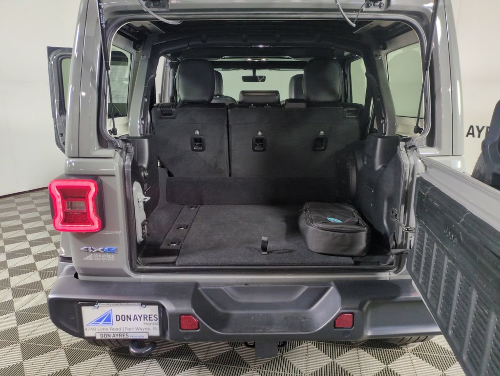 Used 2021 Jeep Wrangler Unlimited Sahara w/ Cold Weather Group AWD/4WD image 24