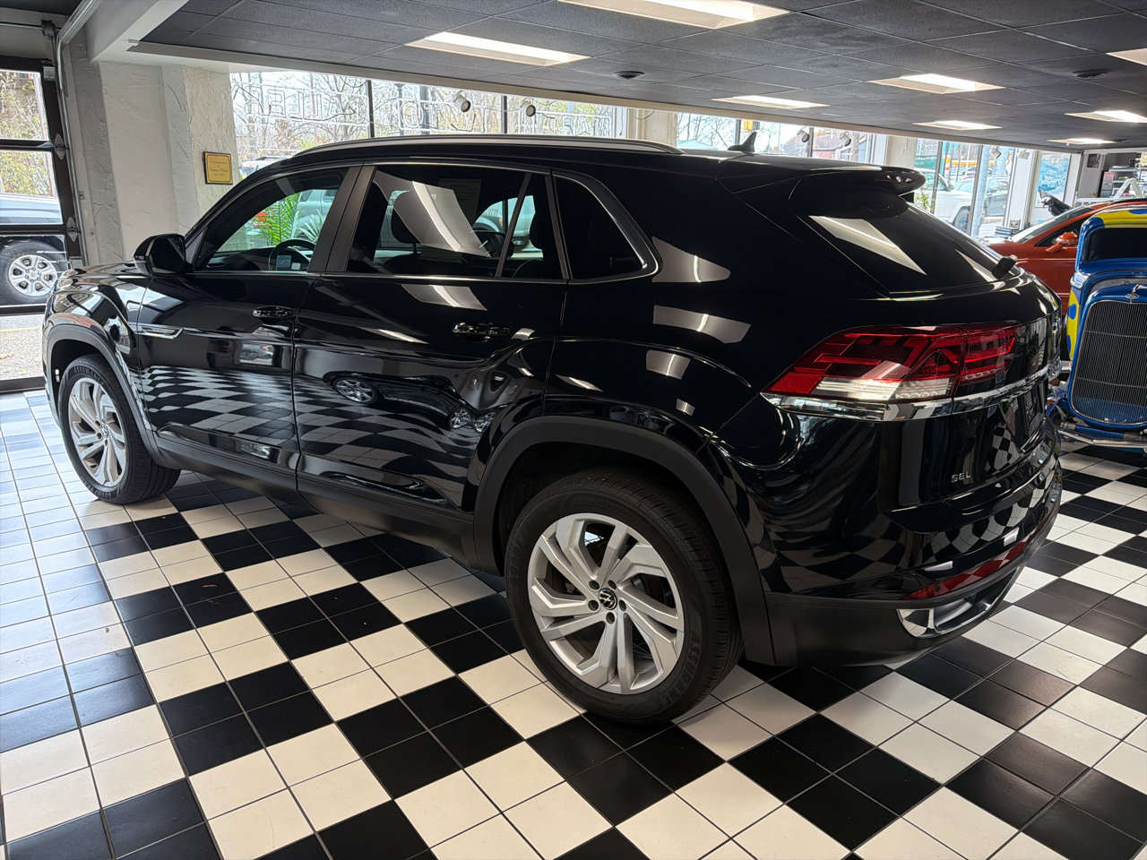 Used 2020 Volkswagen Atlas Cross Sport SEL image 7
