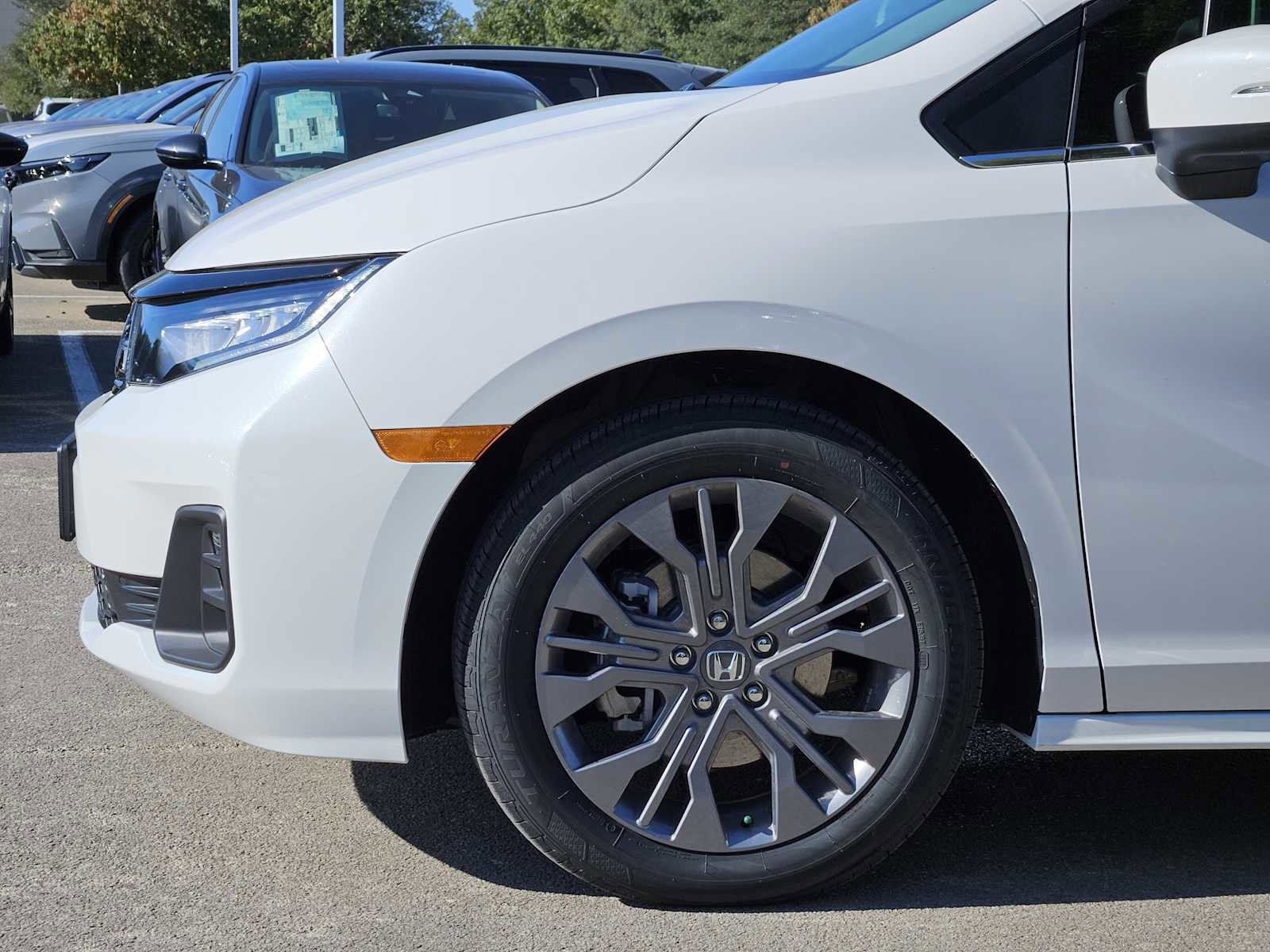 New 2026 Honda Odyssey Touring image 7