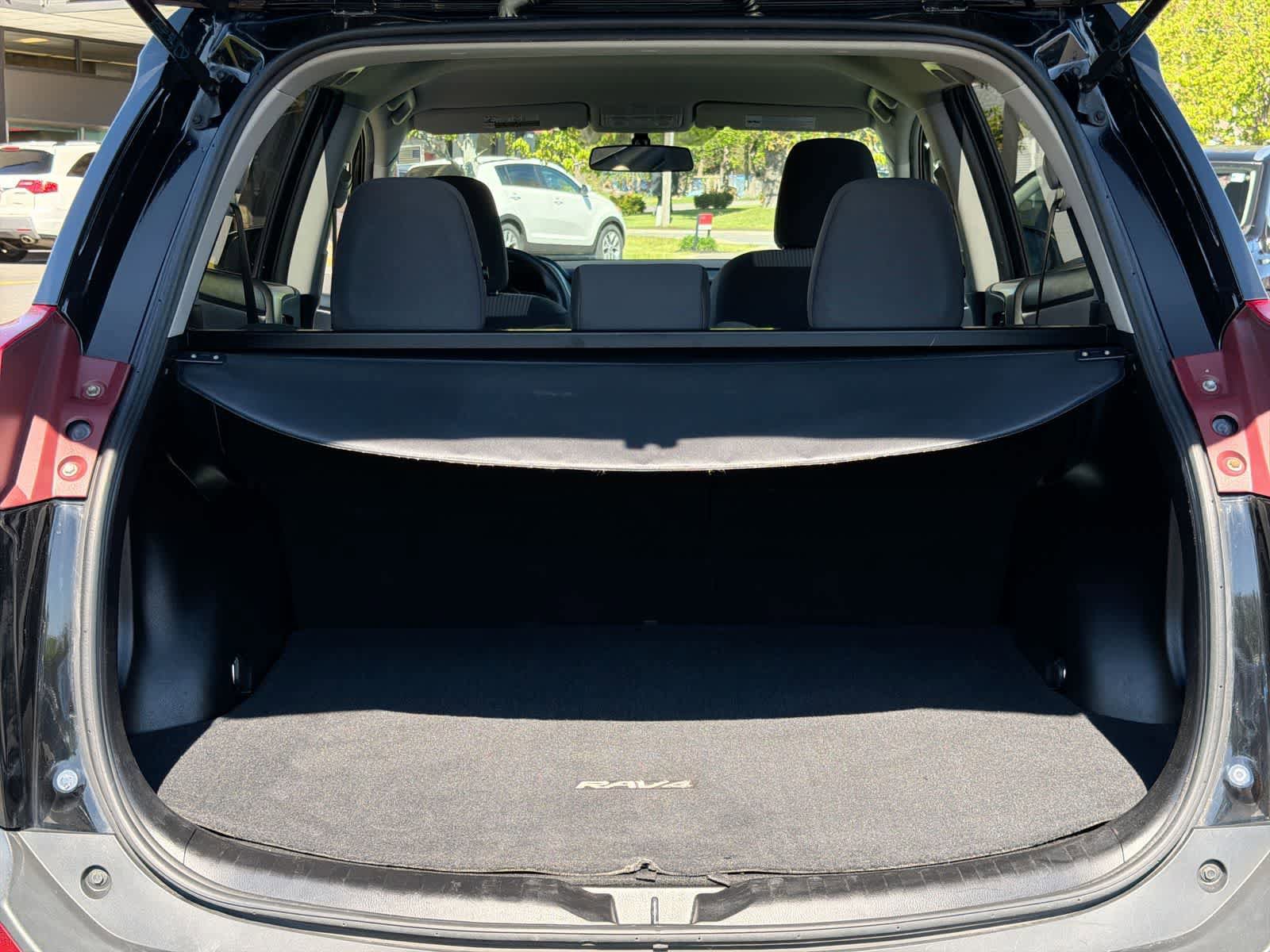 Used 2015 Toyota RAV4 LE AWD/4WD image 34