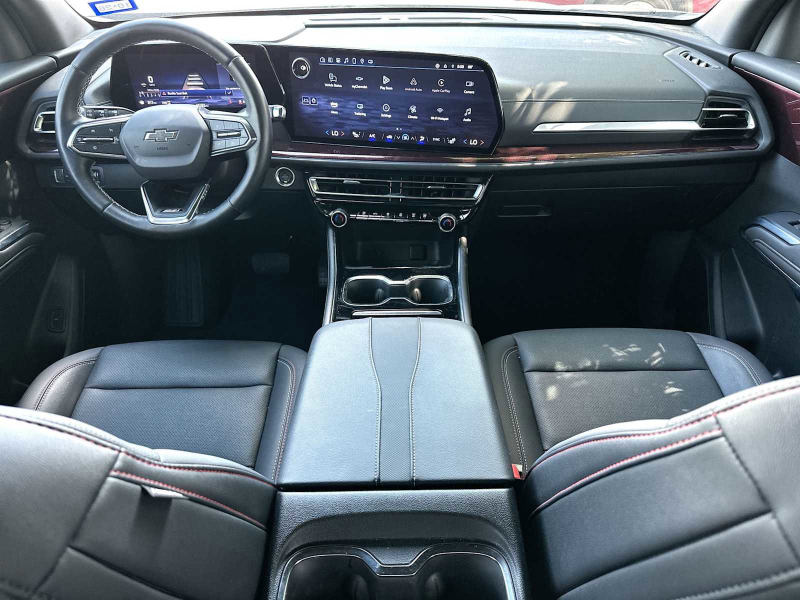 Used 2025 Chevrolet Traverse Z71 image 25